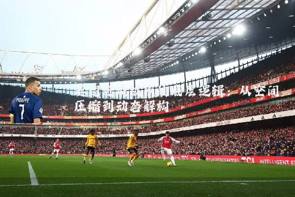 英超进攻战术的底层逻辑：从空间压缩到动态解构